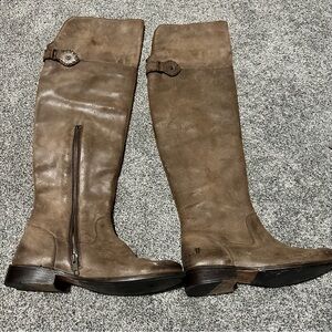 Frye Women's Tan Knee-High Boots in box!